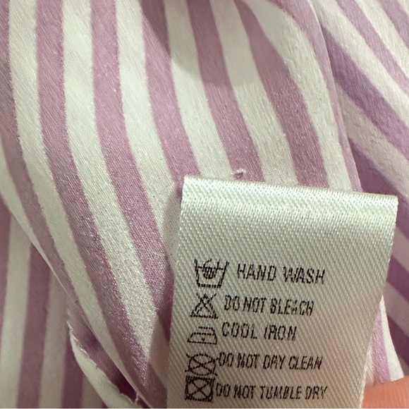 Cropped shirt, front bow. NWT - Picture 3 of 4